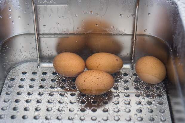 5 способов приготовить яйца пашот. Изображение № 6.