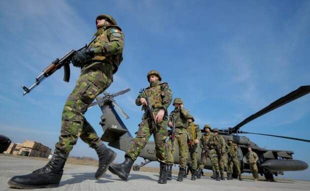 Румынский сенатор Диана Шошоакэ потребовала пересмотра участия страны в НАТО и проведения национального референдума по этому вопросу.