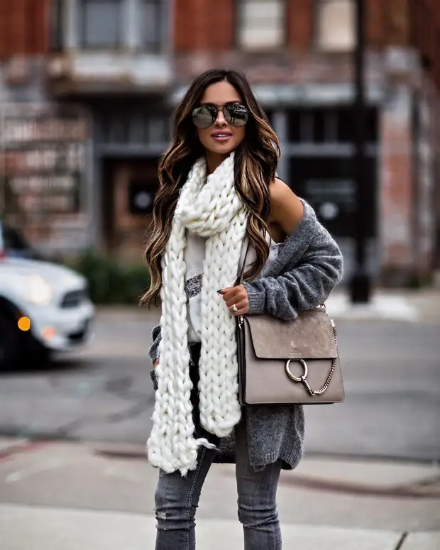 Как стильно носить вязаный шарф: 15 идей в оригинальное дополнение к стильному образу
