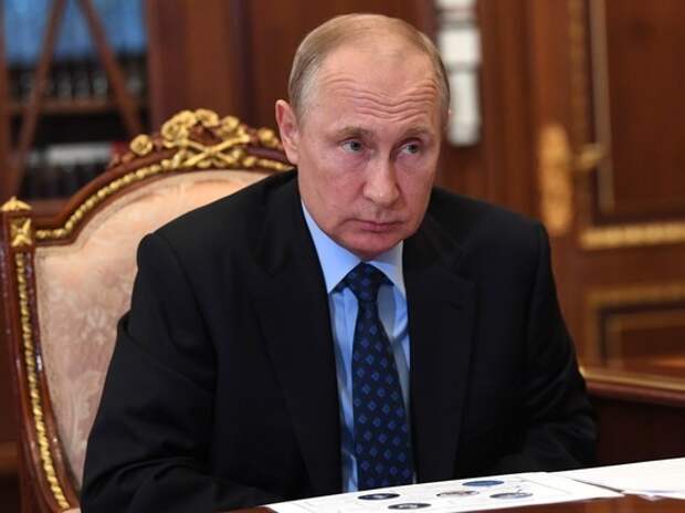 Путина стали беречь от коронавируса с утроенной силой Путина стали беречь от коронавируса с утроенной силой