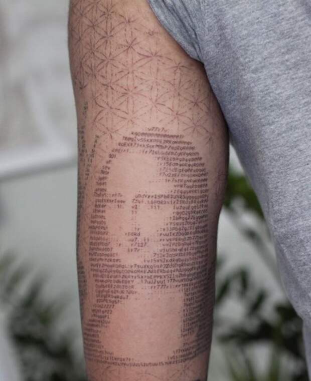 ASCII-татуировки от Андреаса Вронтиса