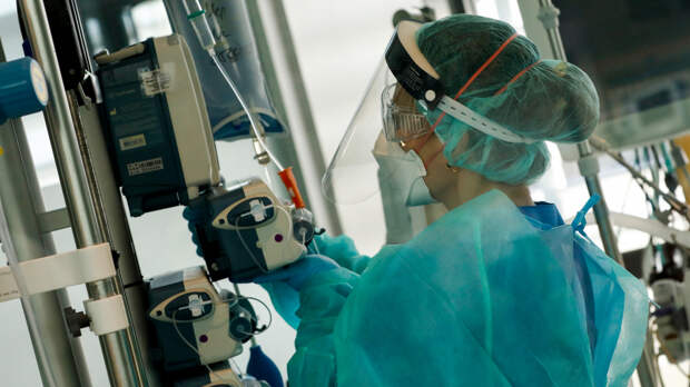 Получил 1933 года тюрьмы: умер врач, заразивший почти 300 человек гепатитом С