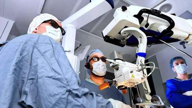 В ДНКЦ имени Рошаля открылся Центр микрохирургии глаза