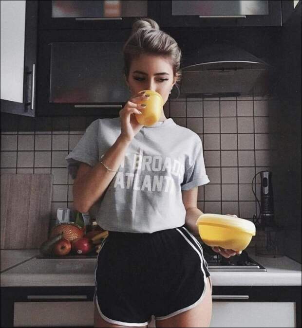 Летние девушки