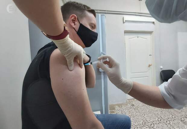 В Удмуртии на портале госуслуг 2 февраля откроют дополнительные лоты для вакцинации от ковида