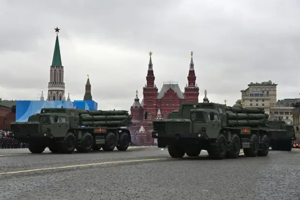 В Москве 25 апреля пройдет ночная тренировка парадных расчетов мехколонны