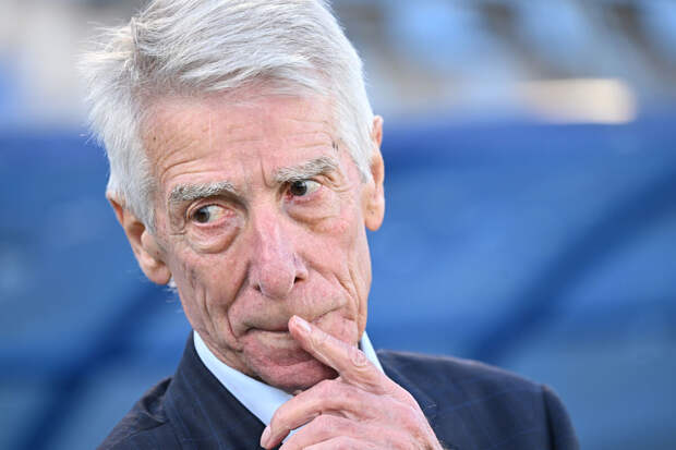 Тренер Непомнящий: у сборной России футболисты не с рынка