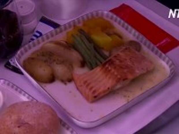 Вместо воздушных путешествий сингапурцам предлагают поесть в авиалайнере