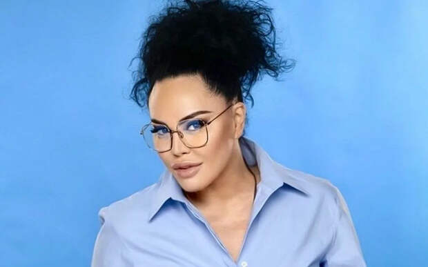 «Счастливой женщине пластика не нужна»: как 61-летняя Оксана Байрак обрела дочь и молодого мужа с разницей в 23 года