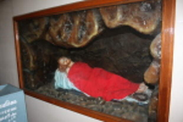 Кликните для увеличения Камень, на котором спал апостол Фома.