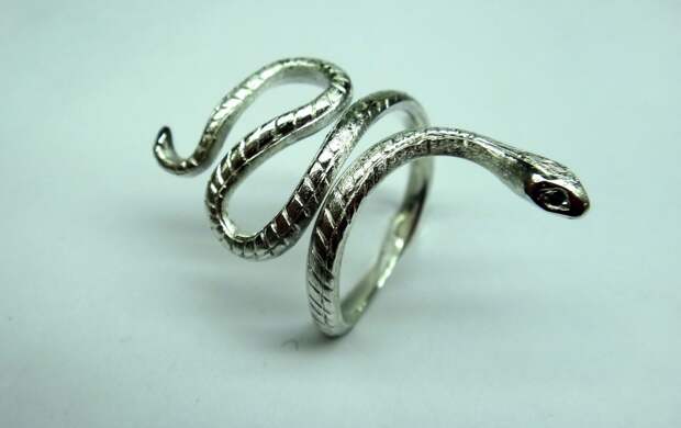 Сказ о вакцинах и русских хакерах