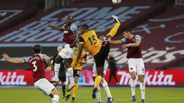 «Вест Хэм» разгромил «Вулверхэмптон» и одержал первую победу в сезоне АПЛ