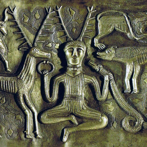 Изображение кельтского бога с оленьими рогами Цернунна, как его называли римляне.