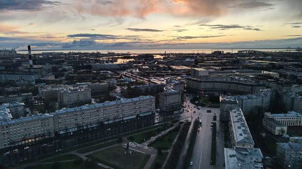 В Петербурге объявили желтый уровень опасности из-за грозы с градом и ливнем