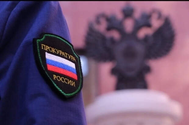 Прокуратура проверяет сообщения о падении ребенка в люк в Саратове