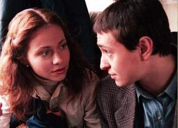 Сергей Безруков и Екатерина Гусева в сериале *Бригада*, 2002 | Фото: persona.rin.ru