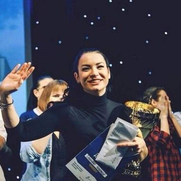 Ида Галич поздравила КВН с денём рождения и поделилась архивными фото: «Невероятная школа жизни»