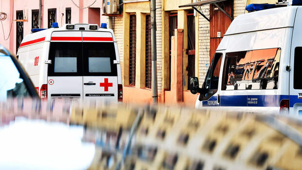 Mash: женщина, чье тело нашли под окнами дома в Москве, просила деньги у родных