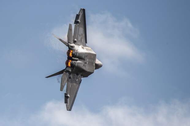 Axios: США за сутки перебросили к Ирану более 50 истребителей