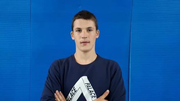 Школьник Иван Худяков спас на пожаре парализованного пожилого мужчину Школьник Иван Худяков спас на пожаре парализованного пожилого мужчину герои, гордость России, спасение