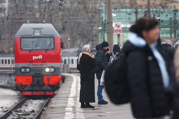 В РЖД дважды повысят зарплаты сотрудников за два месяца