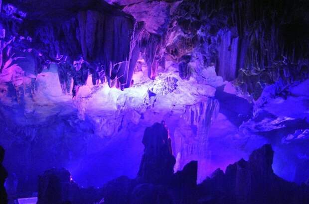 Красочные фотографии Пещеры China_030