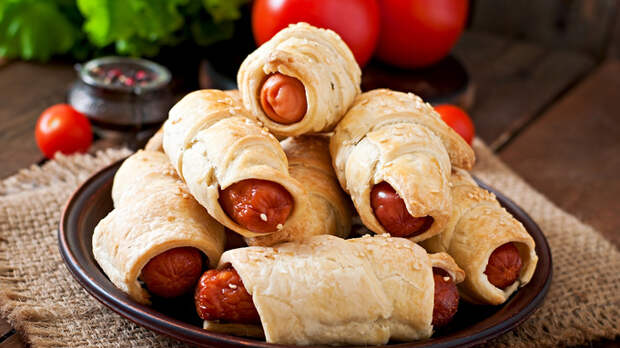 В России призвали разработать ГОСТ для школьных сосисок в тесте