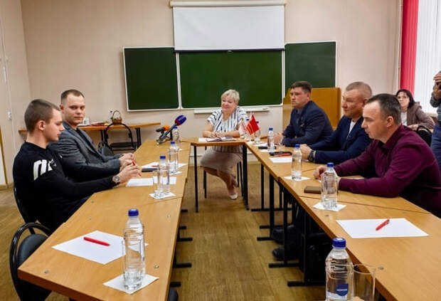 В Смоленске состоялся круглый стол для ветеранов СВО