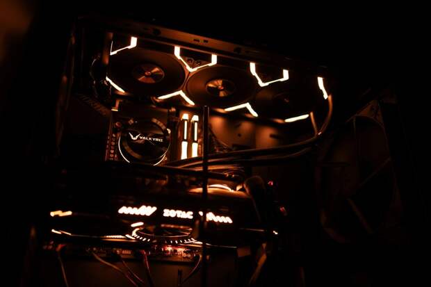 Спрос на дорогие компьютерные комплектующие в России вырос из-за развития ИИ