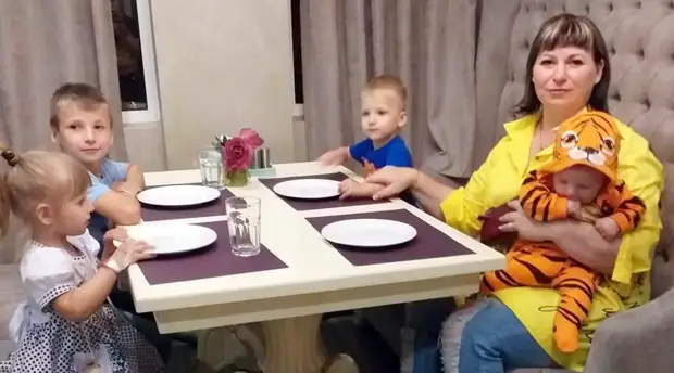 Общие усилия: как россияне помогают друг другу бороться с эпидемией коронавируса