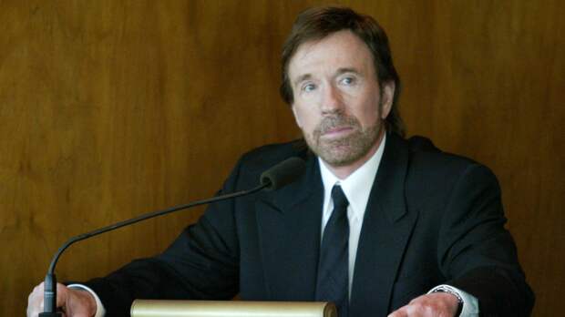 За 10 дней до смерти Чак Норрис заявил, что чувствует себя молодым: видео