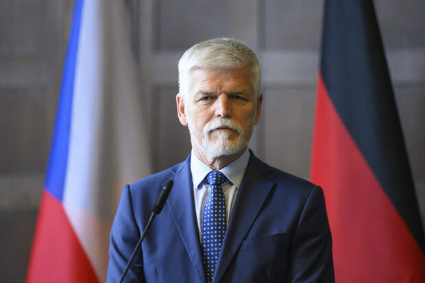 Президент Чехии Павел заявил о необходимости прекращения конфликта на Украине