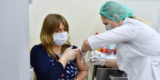 Хрипун: Аллергикам и онкобольным необходимо вакцинироваться от COVID-19. Фото: Ю.Иванко, mos.ru
