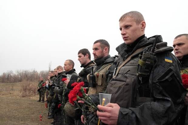 Под Славянском открыли памятный крест экипажу Ми-8: опубликованы фото Под Славянском открыли памятный крест экипажу Ми-8: опубликованы фото