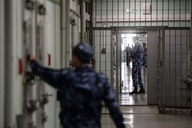 Суд в Петербурге арестовал экстремистку из Таджикистана на до ее экстрадиции