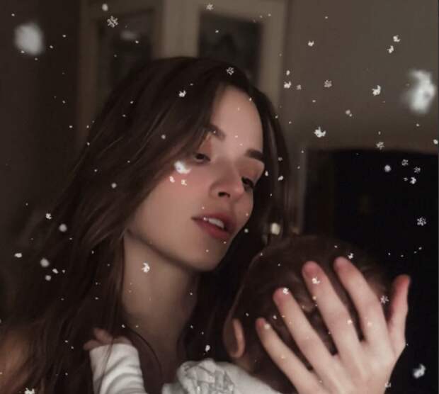 Фигуристка Аделина Сотникова показала фото с младшим ребенком