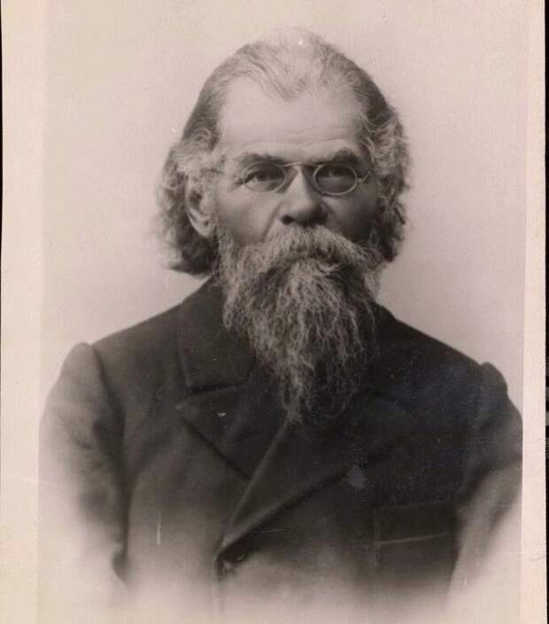 Григорий Николаевич Потанин (1835 — 1920) — русский исследователь, общественный деятель, один из основателей и крупнейший идеолог сибирского областничества.
