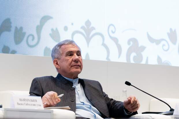 Рөстәм Миңнеханов Космонавтика көне белән котлады