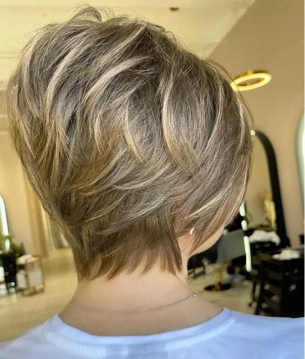 Овальный боб для женщин 40-50 лет: техника, особенности стрижки и 10 фото