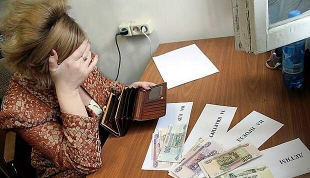 Раздачу денег гражданам РФ назвали необходимой, но недостаточной мерой