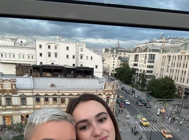 Певица Катя Лель показала свою 17-летнюю дочь