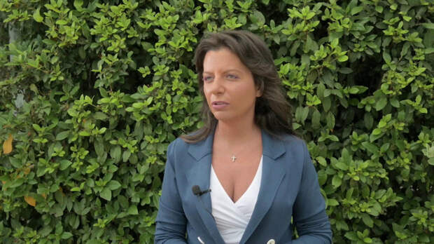 «Чистокровный армянский казак»: как выглядит отец Маргариты Симоньян, о котором она почти не говорит