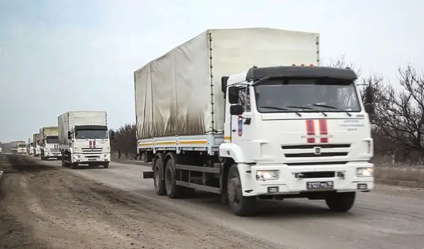 В село под Харьковом из Белгорода доставили 14 грузовиков гуманитарной помощи