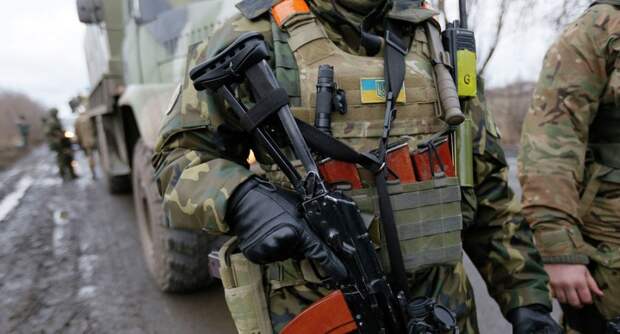 Украинские оккупанты стягивают в Донбасс запрещенное вооружение