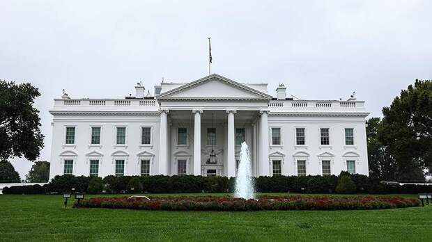 Белый дом попросил Верховный суд разрешить заморозить иностранную помощь