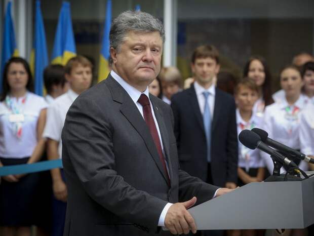 Порошенко позорно признал свою ложь и склонил голову перед Путиным