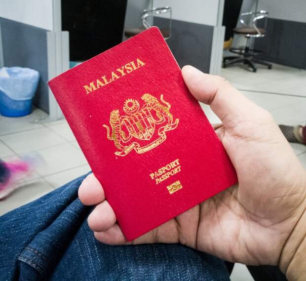 10 особенностей паспортов разных стран (Стать гражданином мира не так уж сложно. Но есть ли смысл?)