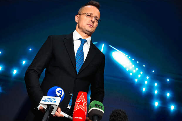 Сийярто назвал целью визита в РФ гарантии выгодных поставок нефти и газа