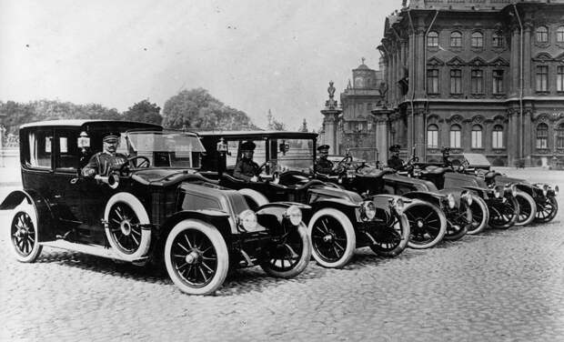 Автосалон в Санкт-Петербурге 1913 года автовыставка, автосалон, ретро фото