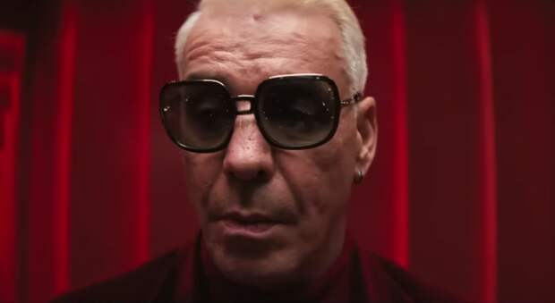 Суд обязал вокалиста Rammstein выплатить 79 миллионов за отмененный концерт